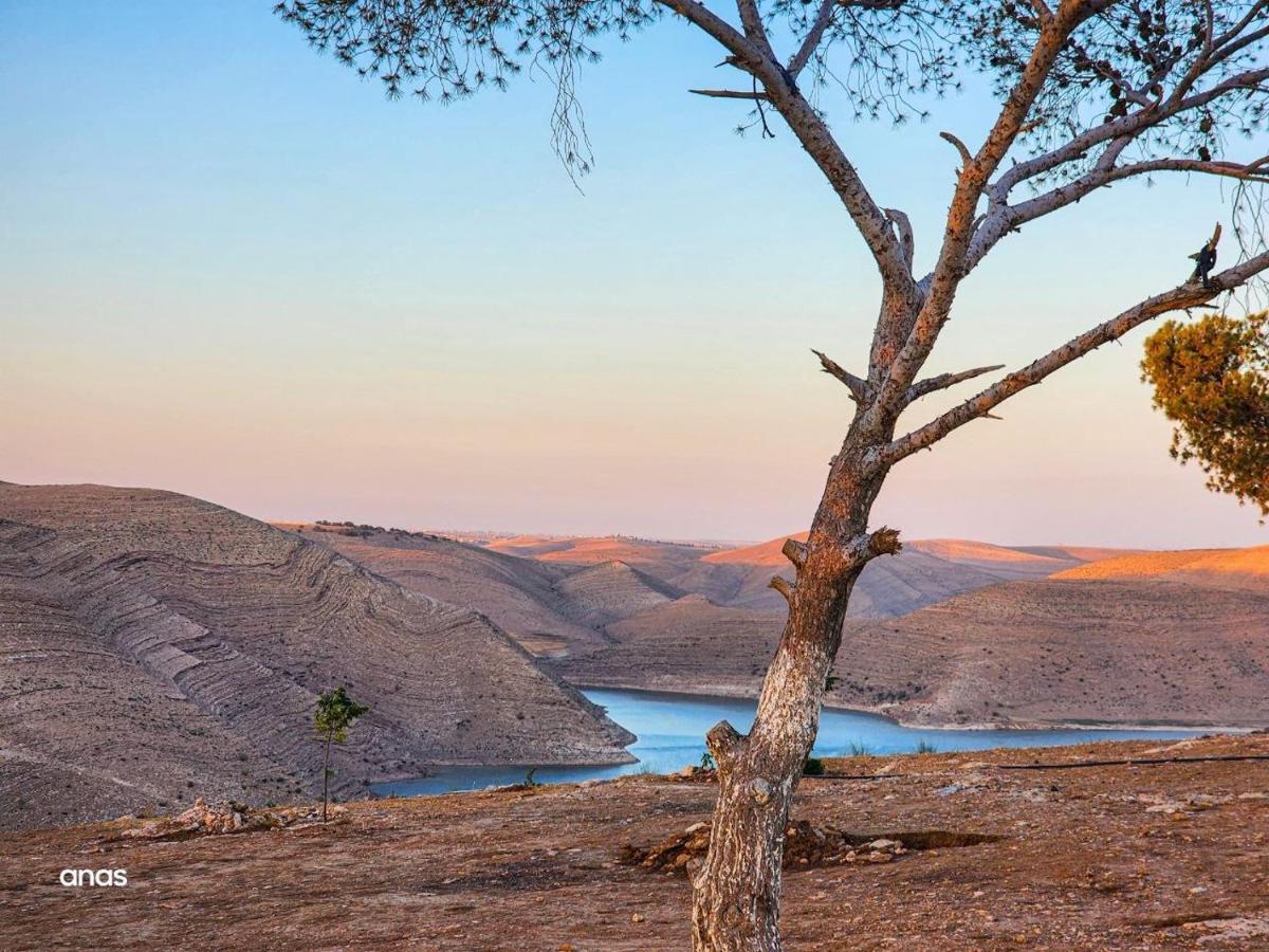 Wadi Al-Wala View Camp Hotell Madaba Exteriör bild