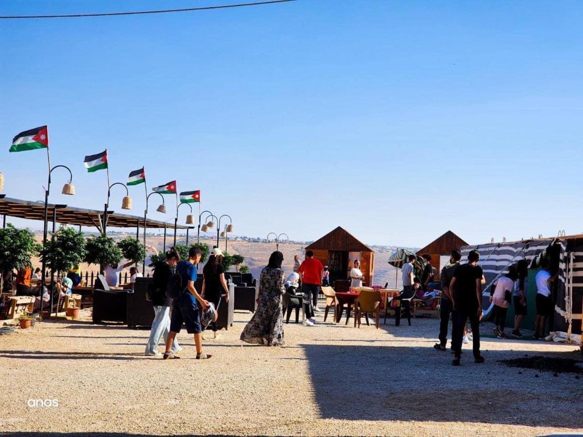 Wadi Al-Wala View Camp Hotell Madaba Exteriör bild
