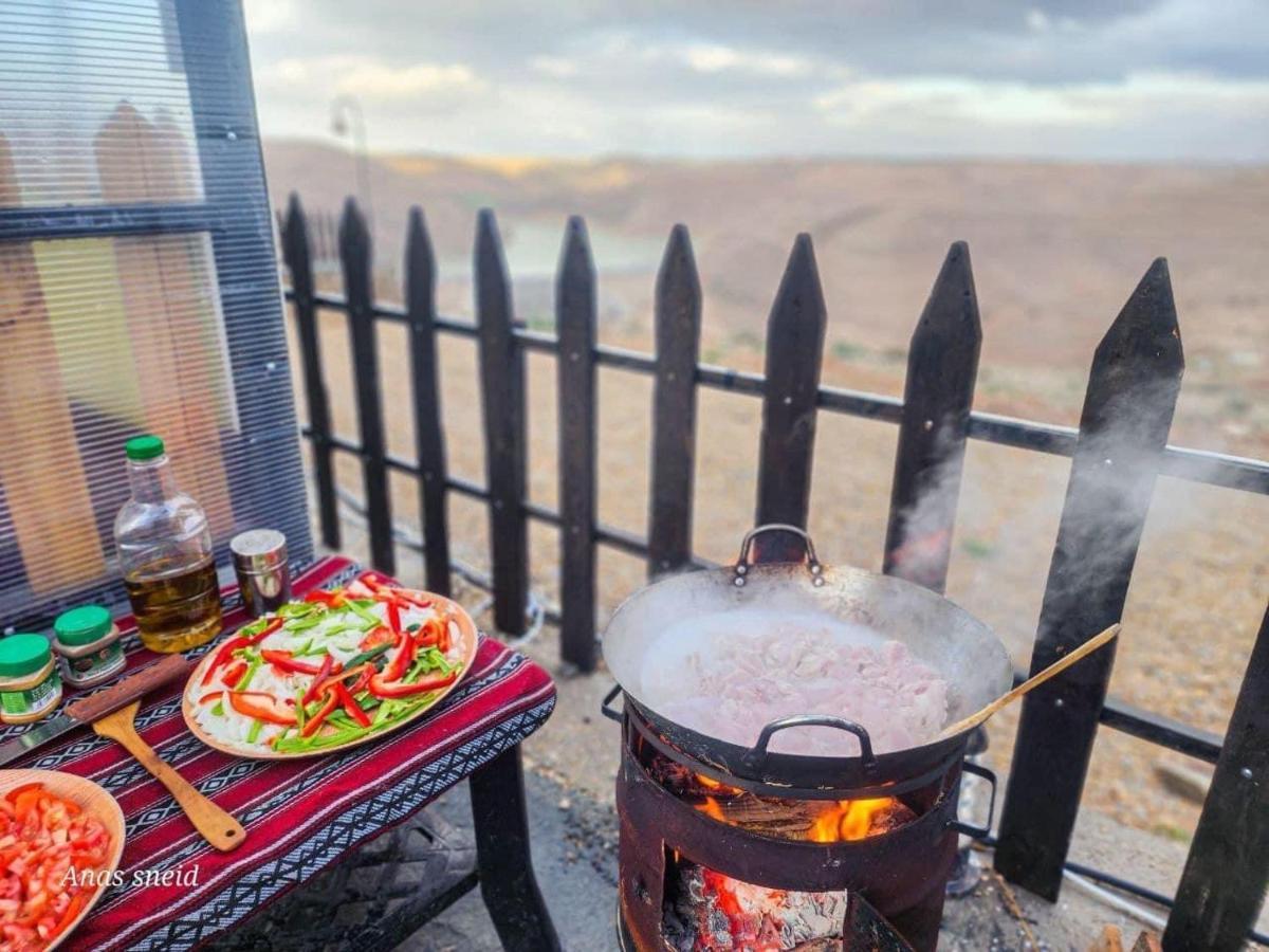 Wadi Al-Wala View Camp Hotell Madaba Exteriör bild