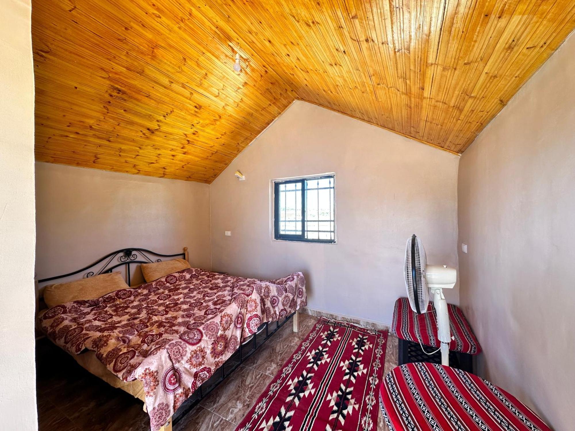 Wadi Al-Wala View Camp Hotell Madaba Exteriör bild