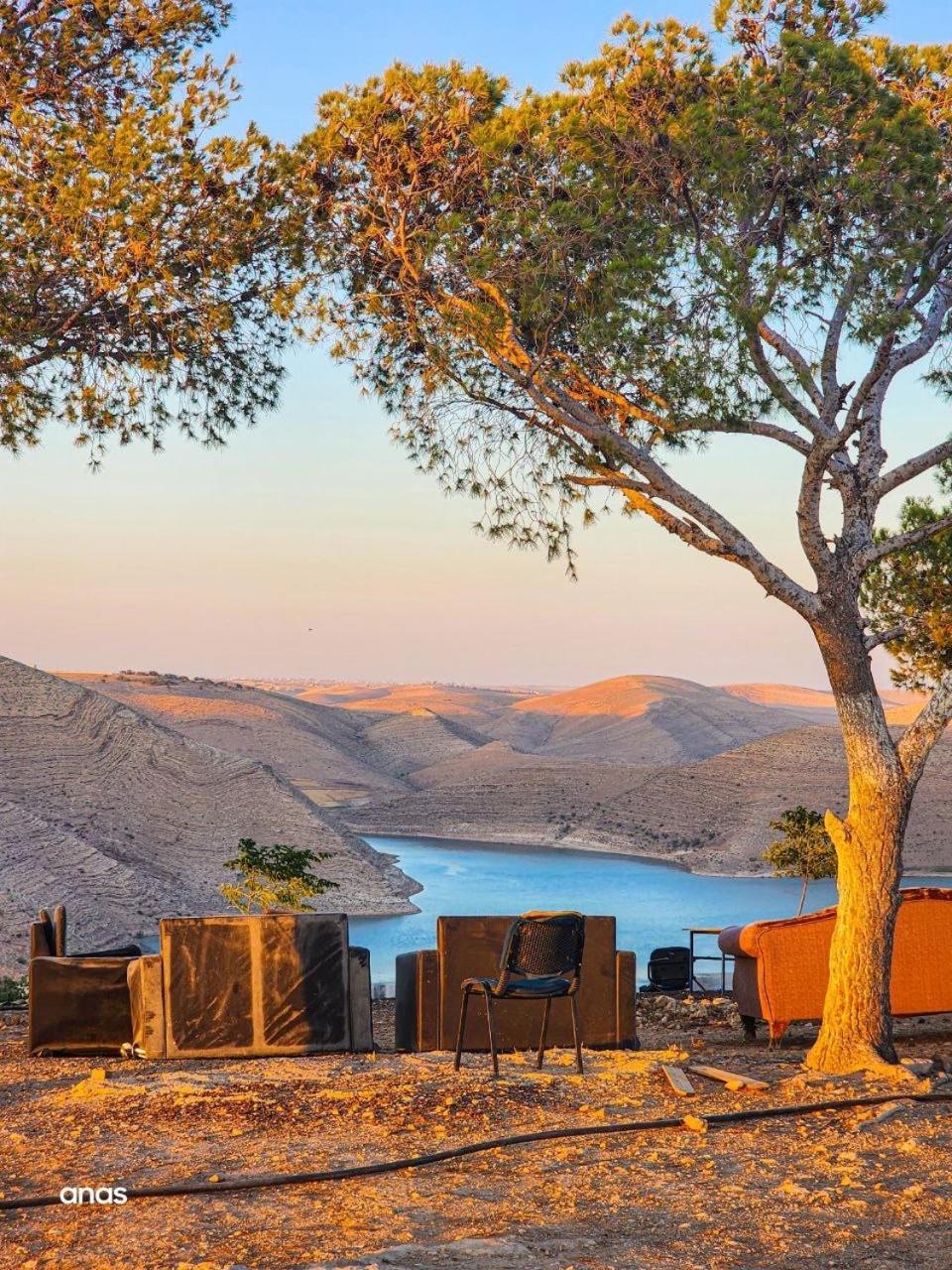 Wadi Al-Wala View Camp Hotell Madaba Exteriör bild